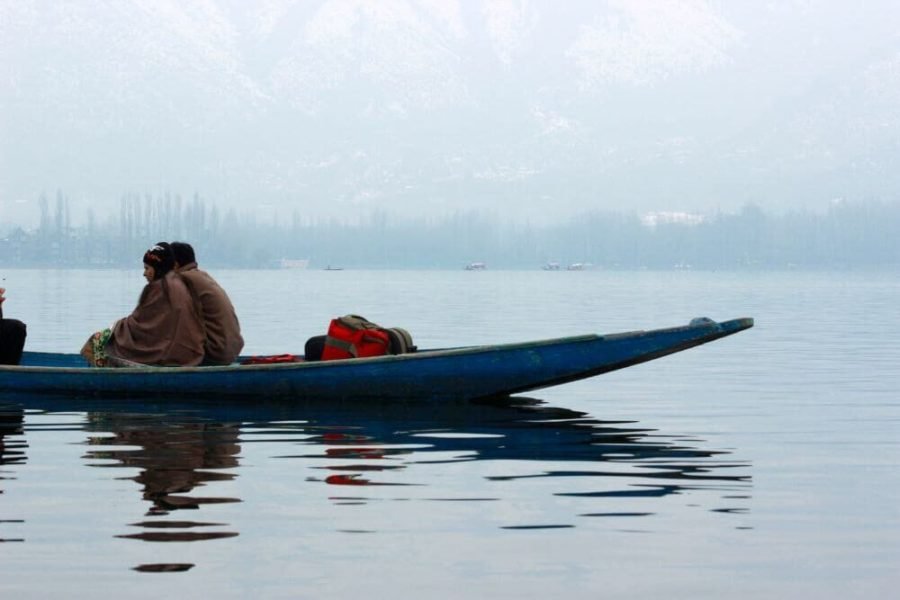 Kashmir Honeymoon Guide: Romantic Places, Best Time and Packages - Happy Jacks Kashmir travel guide