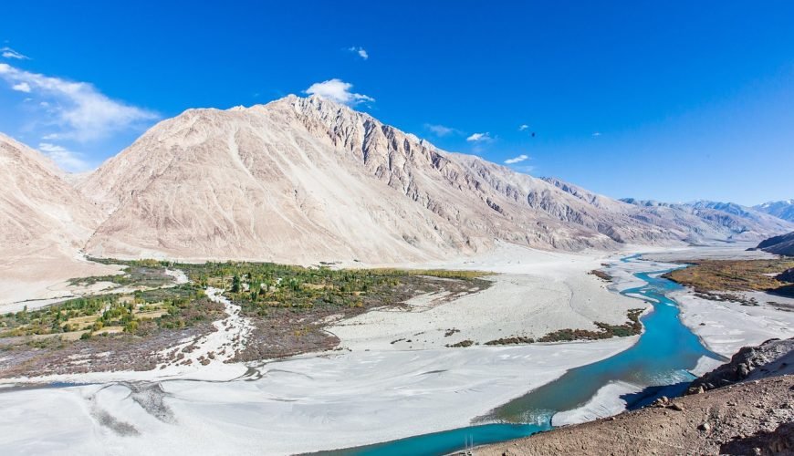 Gurez Valley Travel Guide: Habba Khatoon Peak and Offbeat Kashmir